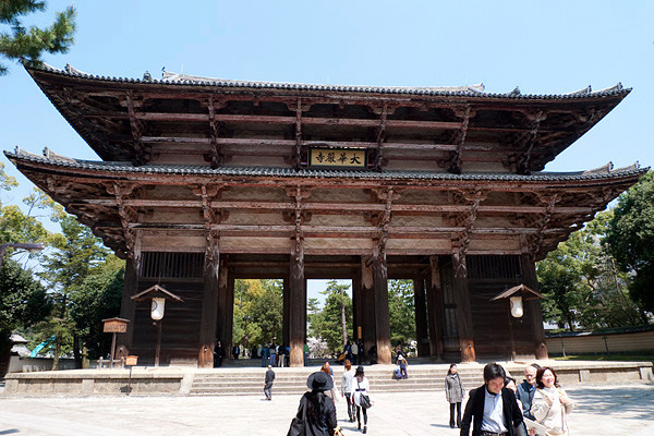 東大寺南大門（國寶）