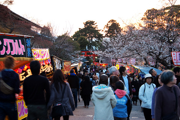 通往八坂神社的路上