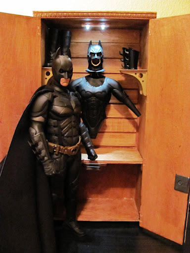 1 6 Batman Begins Suit Wardrobe Closet Archive Sideshow Freaks