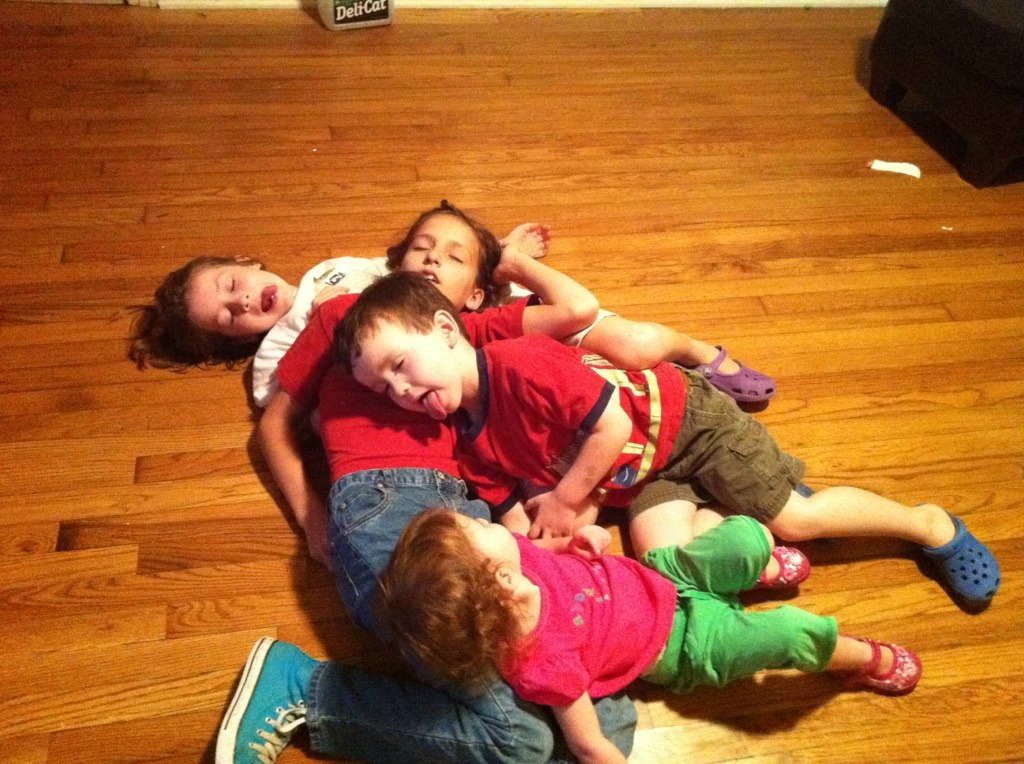 [pileofkids[3].jpg]