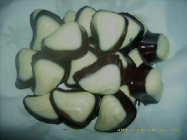 [Peanut Butter Chocolate Praline[4].jpg]