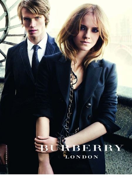 Vogue n°899 - Aout 2009-burberry-london Vogue n°899 - Aout 2009-burberry-london