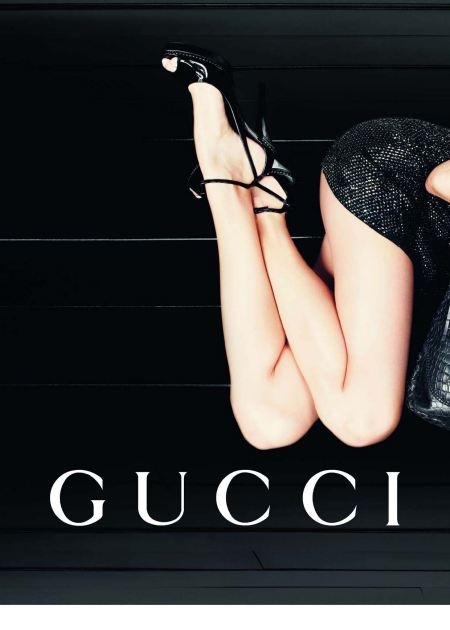 Vogue n°899 - Aout 2009-gucci_Page_1