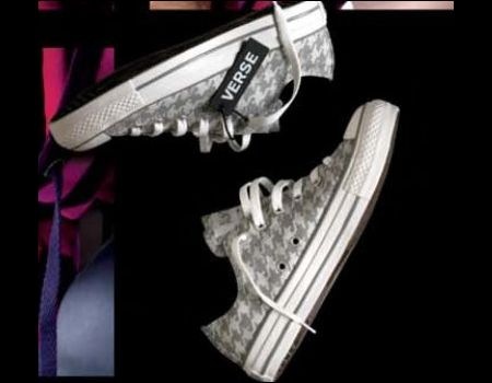 [converse-Elle 2009-09-04[3].jpg]