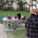 2 april  2010 buurtvereniging  eieren zoeken 003.jpg