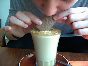 Tim Tam als Strohhalm
