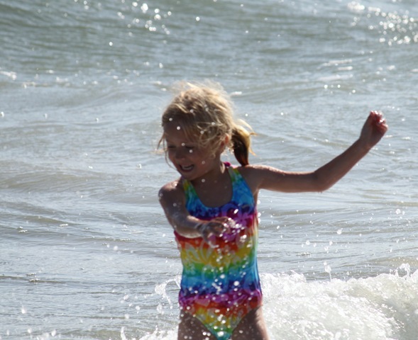 [Emma at beach 6-19-2010 5-22-17 PM 3698x3015[3].jpg]