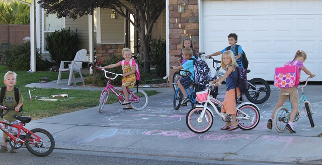 [kids riding bikes 3 8-18-2010 7-38-00 AM[5].jpg]