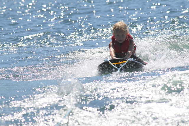 [Emma kneeboarding 9-6-2010 3-09-36 PM[3].jpg]