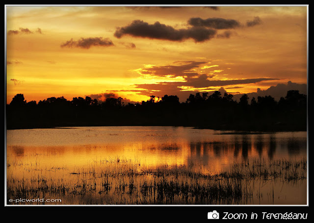 Sunset at Gong Badak picture