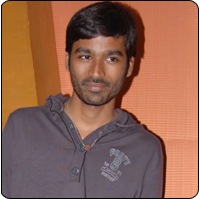 [dhanush-soundarya-rajinikanth-21-01-10[2].jpg]