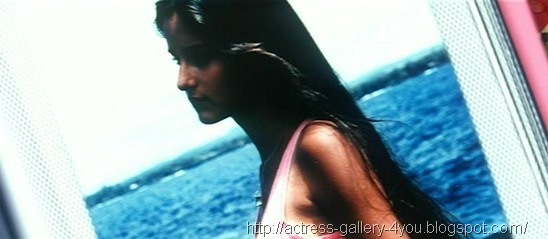 [katrina_kaif_childhood_picture_6[5].jpg]