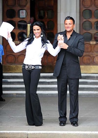 [katie-price-and-peter-andre-797713[3].jpg]
