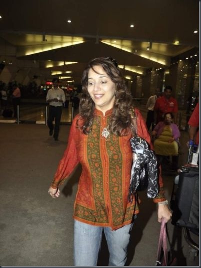 Hrithik, Deepika, Imran,Madhuri snapped at Mumbai airport7