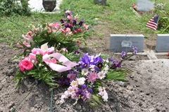 [Mom's Funeral 151[2].jpg]
