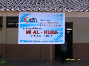     Merupakan Program Insidental dan telah merehab lebih dari 10 masjid dan madrasah diwilayah Sukoharjo kerjasama dengan BAMUIS BNI 