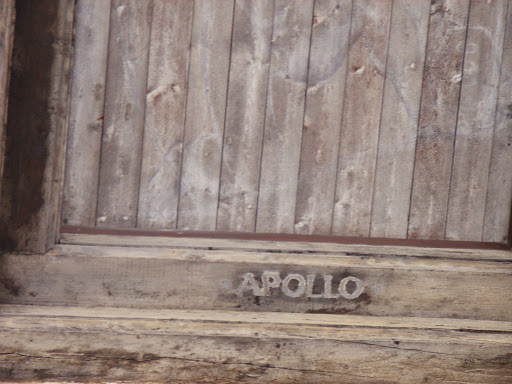 Ceiling of the Corridor, "Apollo"? 走廊的木质天花板，居然有阿波罗的字样。