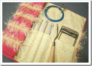 Hook_case_open