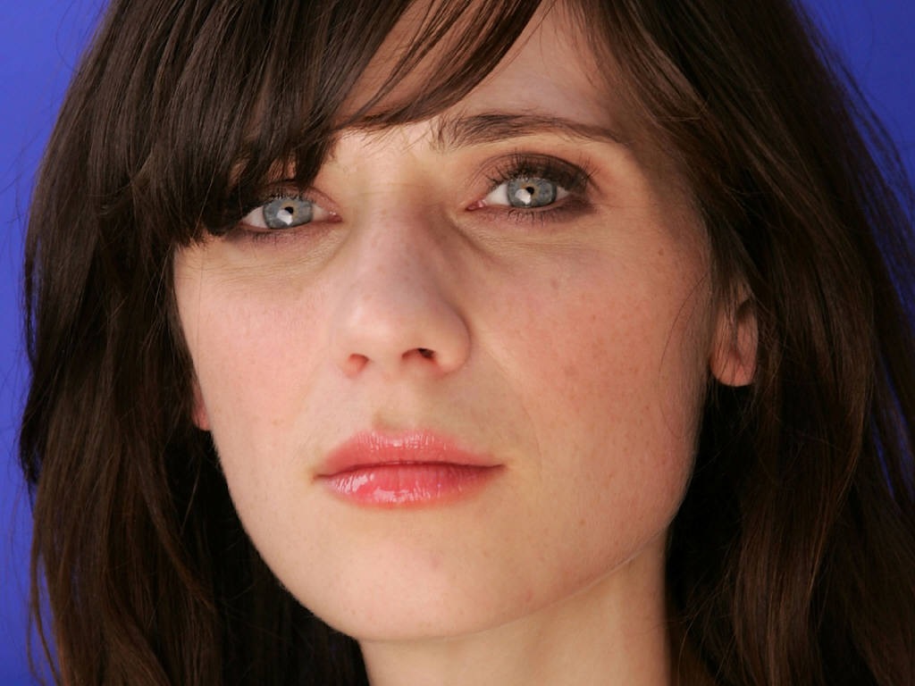 [Zooey Deschanel 4 1024x768 Desktop Stars Wallpapers[2].jpg]