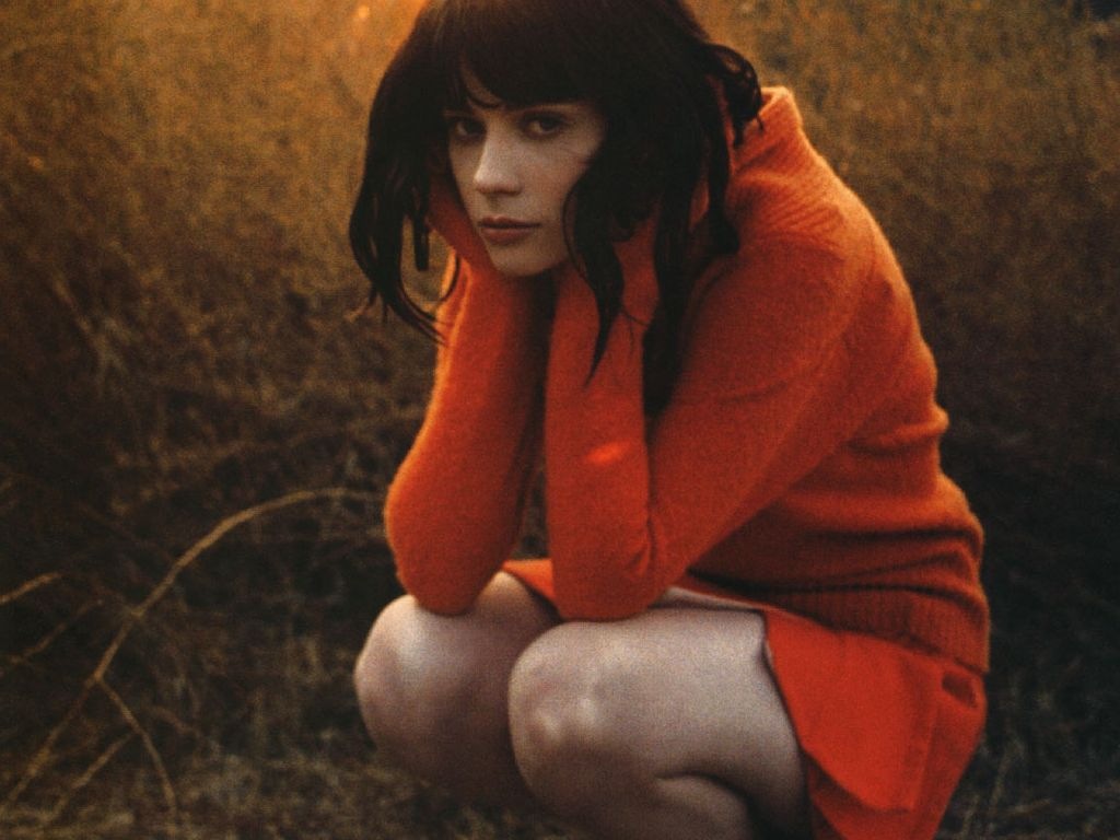 [Zooey Deschanel 15 1024x768 Desktop Stars Wallpapers[2].jpg]