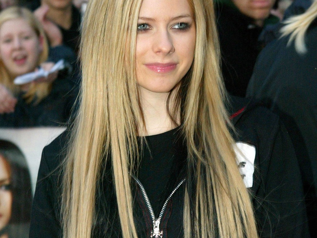 [AvrilLavigne1024x76811hollywoodceleb.jpg]