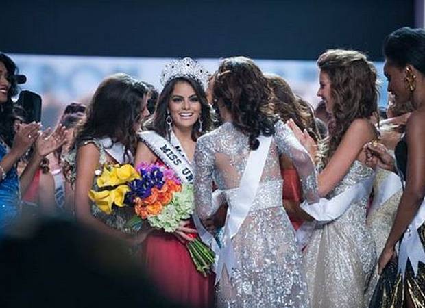 [Miss Universe 2010 Stefanía Fernández[3].jpg]