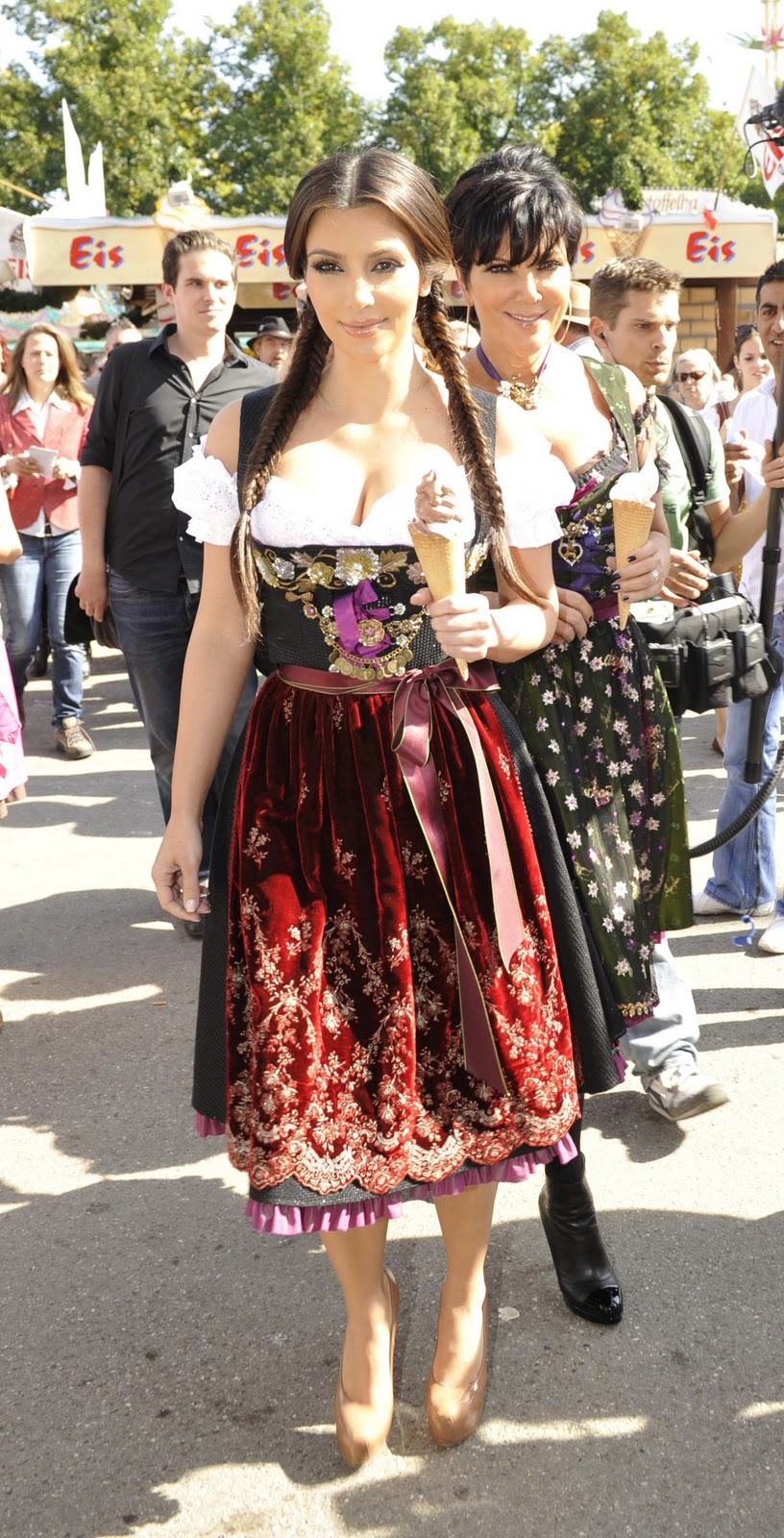 [Kim Kardashian in Munich at Oktoberfest hottest cleavage 8[5].jpg]