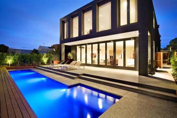 minimalsit house architecture design with swimming pool