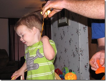 carving the pumpkin 024