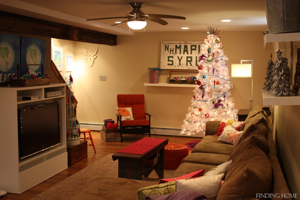 [basement and nativity 039[11].jpg]