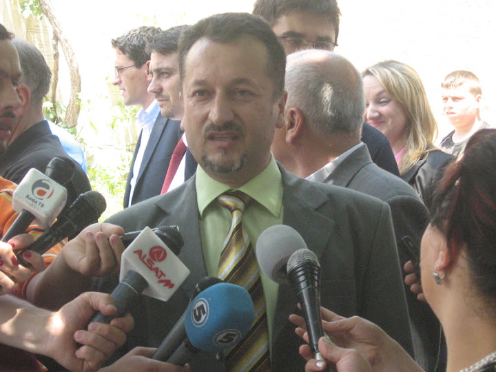 http://lh6.ggpht.com/_47CQKRsak3k/SiOg05LPAkI/AAAAAAAAAHc/-sMAoEhJJ18/s720/Picture%20037.jpg