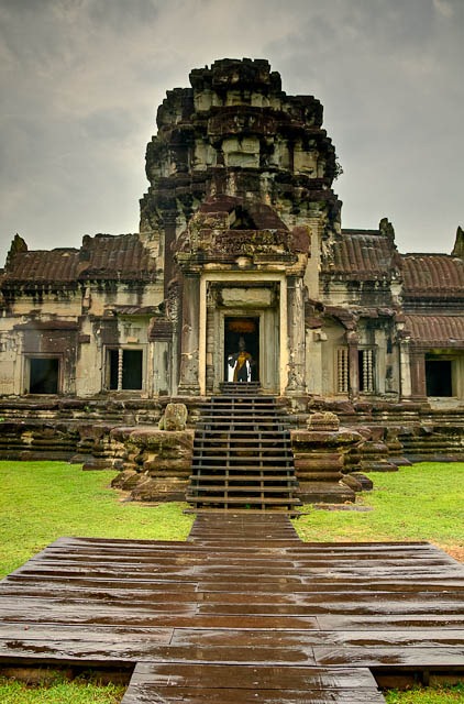 [2011_04_25-D130-Angkor-Wat--Angkor-T[5].jpg]