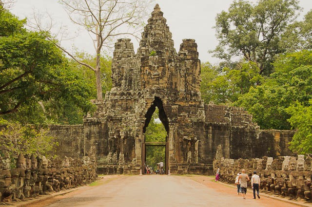 [2011_04_25-D130-Angkor-Wat--Angkor-T[8].jpg]