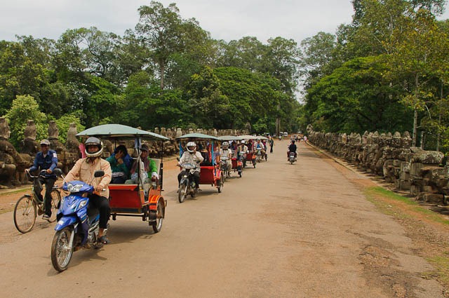 [2011_04_25-D130-Angkor-Wat--Angkor-T[10].jpg]