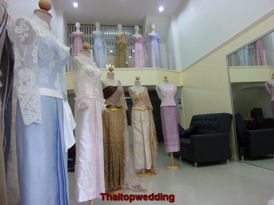 [leelarose-moda-Thai-traditional-dresses-w2011-p2[5].jpg]