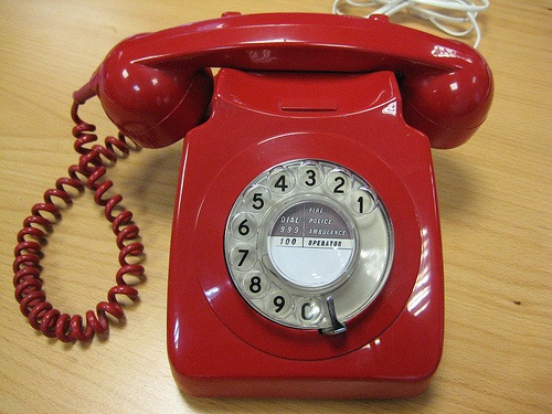 [bigredphone2.jpg]