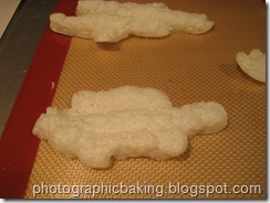 Baked meringue clouds