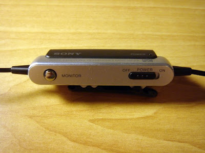 Funciona con una pila AAA, interruptor ON/OFF, MONITOR sirve para oir el sonido de fuera y una pinza