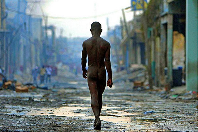 [CristobalManuel,ElPais_Desnudo en Haiti[10].jpg]