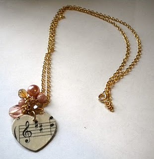 [heart necklace[2].jpg]