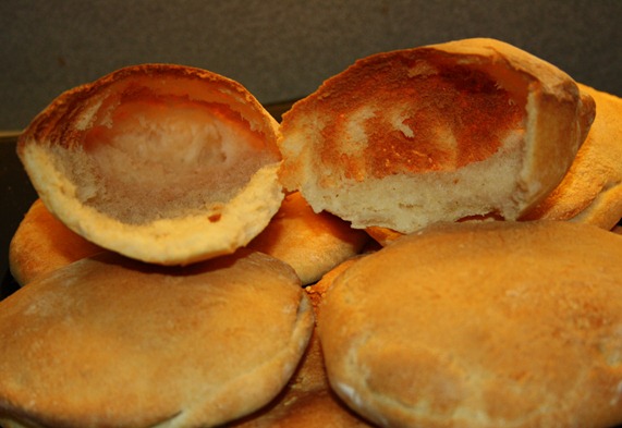 Cheese naan & Naan ( Paine indiana cu si fara branza )