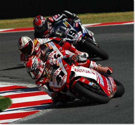 Haga_Fabrizio Ducati 1098 R_Spies_ Yamaha Kyalami_SBK_Race_1