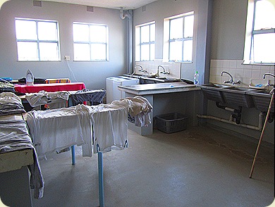 Bldg B's laundry room (1)