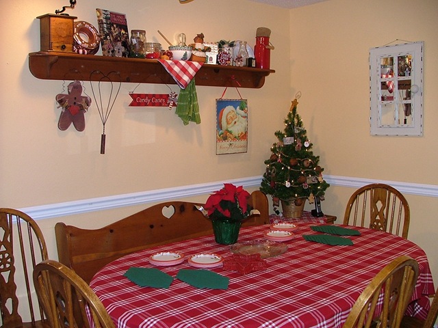 [2011 Christmas Open House 004[3].jpg]