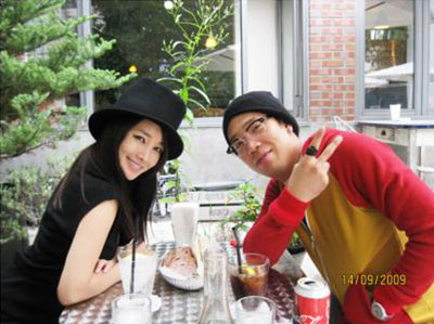 MC Mong -Joo Ah Min ฉลองครบรอบความสัมพันธ์ 1 ปี