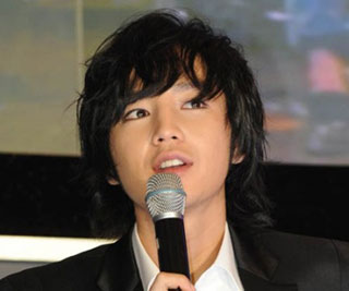 Jang Geun Suk ถูกนำส่งโรงพยาบาลหลังจากเหนื่อยล้าอย่างหนัก