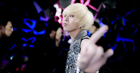 G-Dragon แปลงร่างเป็นนินจา