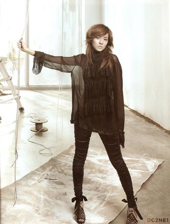 2NE1 โชว์สวยในนิตยสาร Vogue Girl สิงหาคม