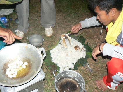 MAKAN SEADANYA
