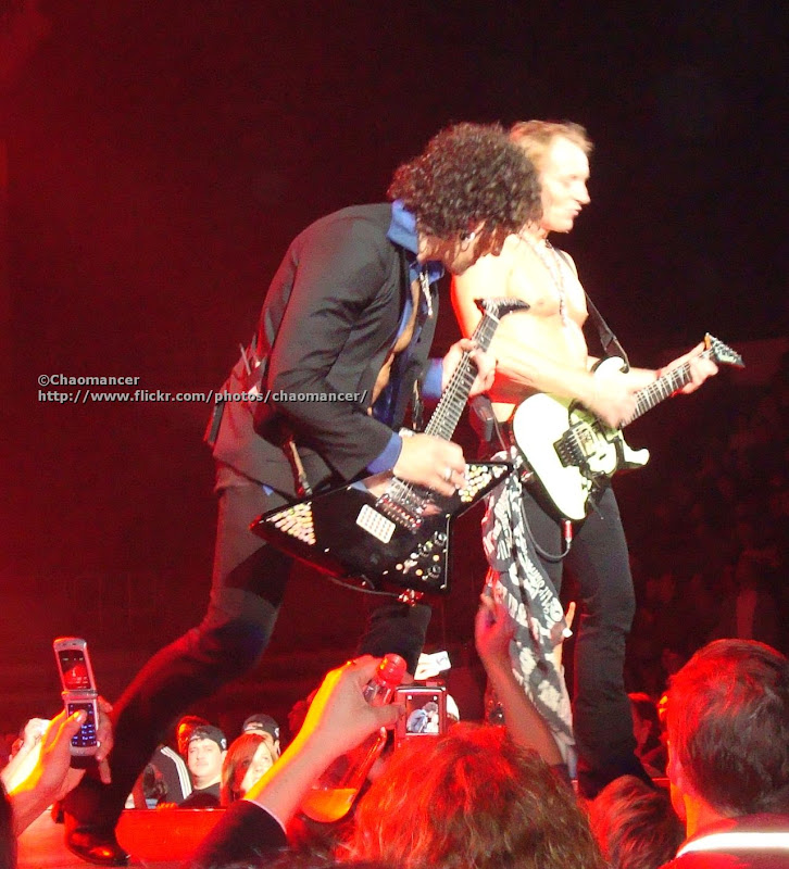 Vivian and Phil - 2008 - Def Leppard Viv and Phil on the thrust in Providence, RI